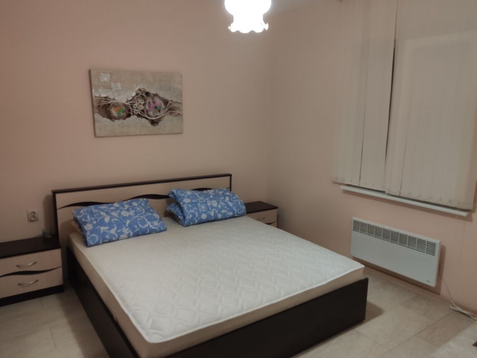 Нощувки Лазур с паркомясто гр.Бургас близо до морската градина