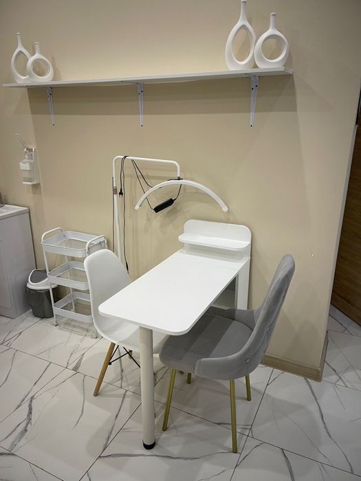 Наращивание ресниц и ногтей