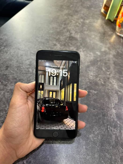 Iphone 8+  boʻlishi shu kami yoʻq 64gb li