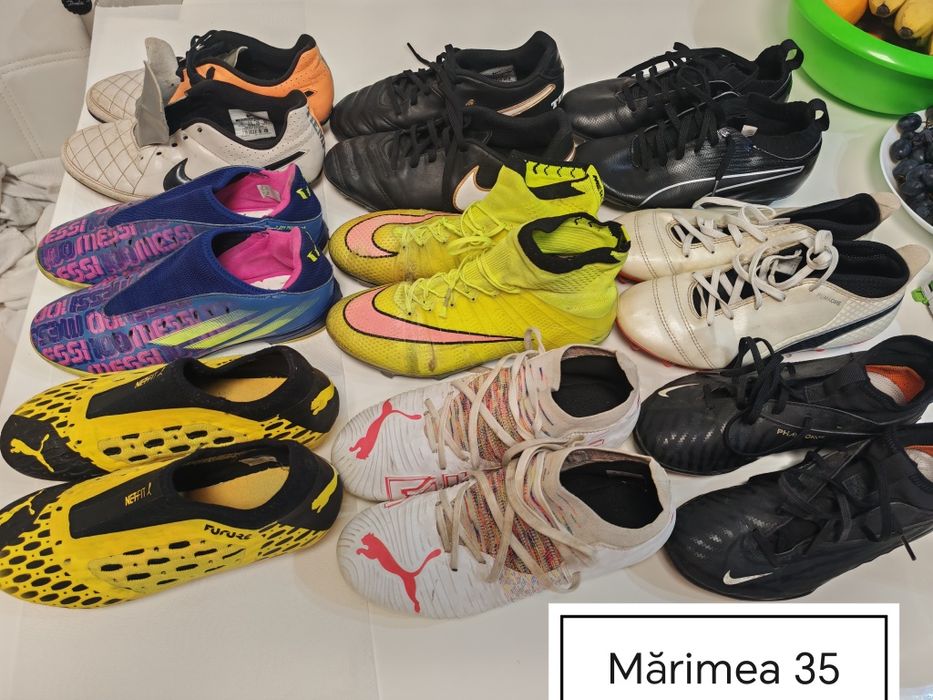 ghete de fotbal pentru copii. Iarba sintetic sala