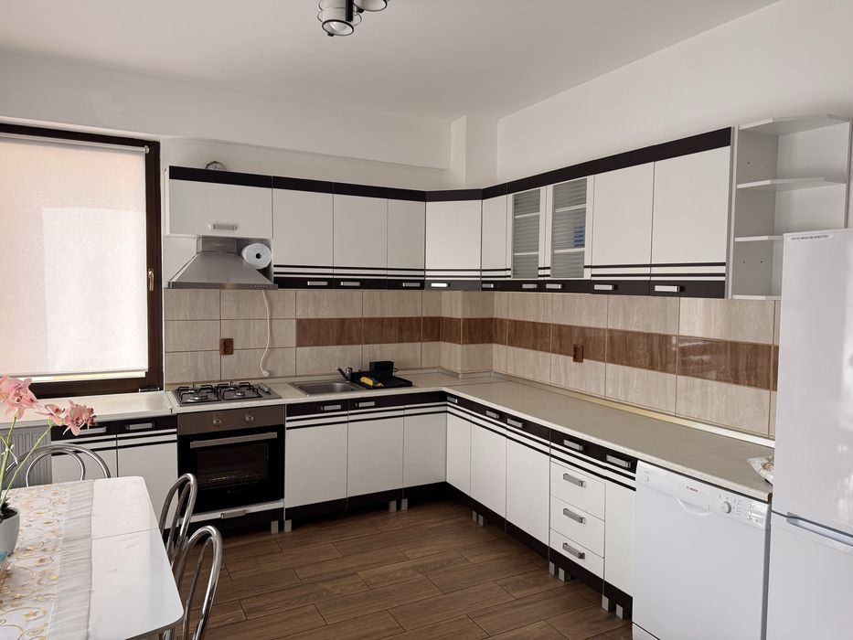 Inchiriez apartament 3 camere - Parc Sub Arini