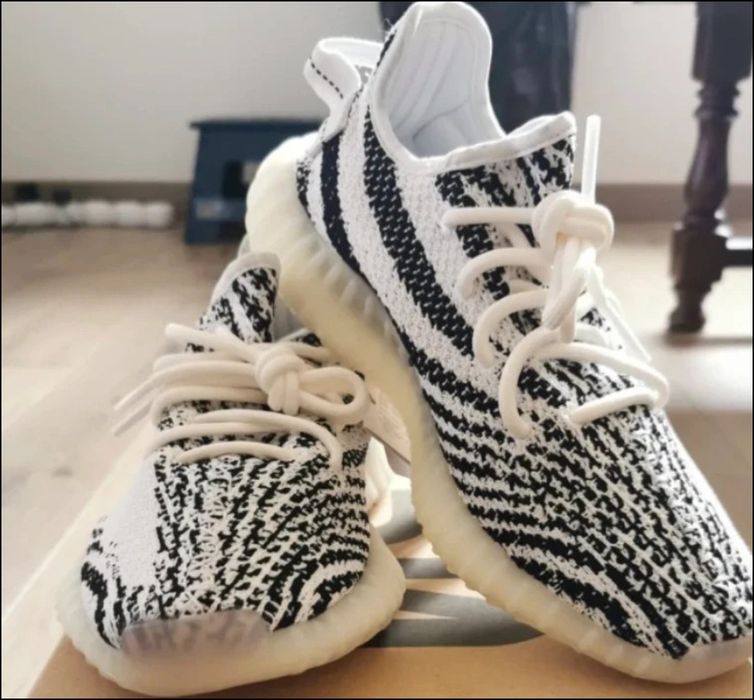Yeezy Boost 350 V2 Zebra 42