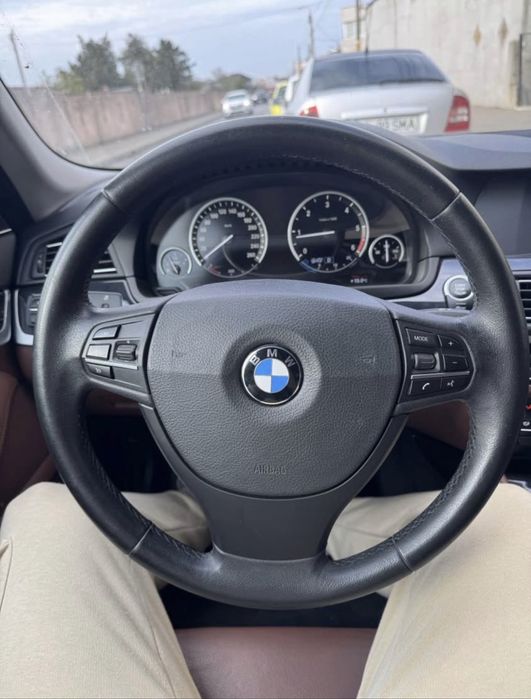 Volan imbracat in piele, stare originala BMW + airbag OEM