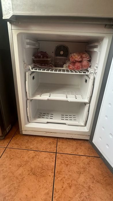 Холодильник продаётся