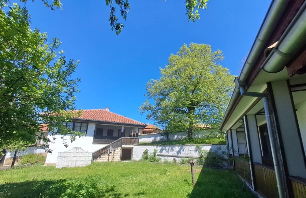 Продава се Къща в с. Каменово, Област Разград - 300 кв.м за 334 €/кв.м - Снимка #11