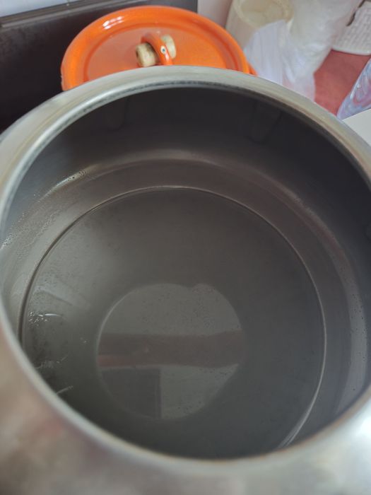 Продам чайник на 3 литра.