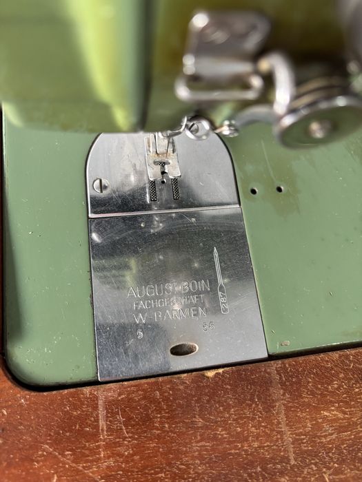 Masina de cusut Anker