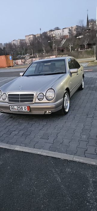 MERCEDES-BENZ E-Class 1998