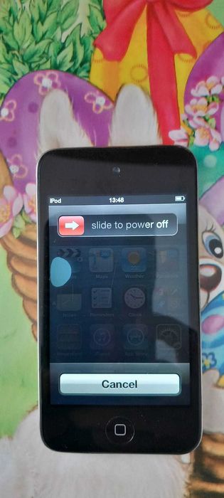 IPod A1387 8 GB pentru piese / functional cu pata pe ecran