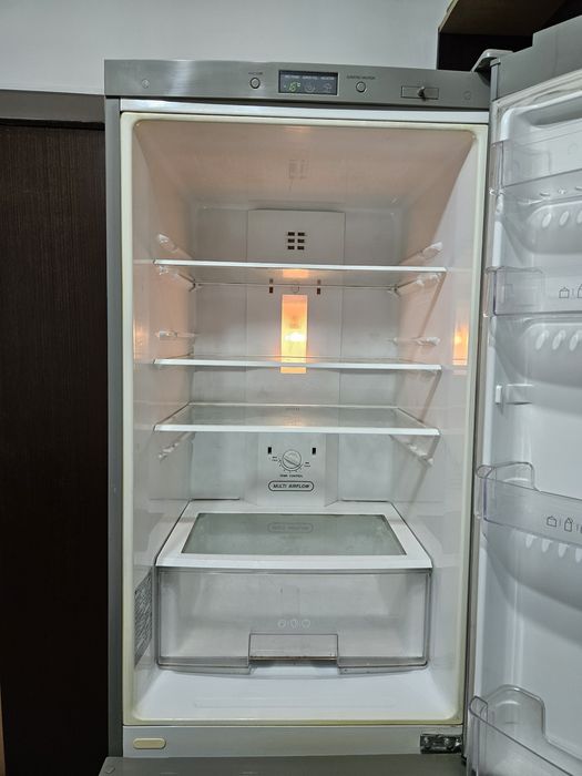 Холодильник Морозильник LG