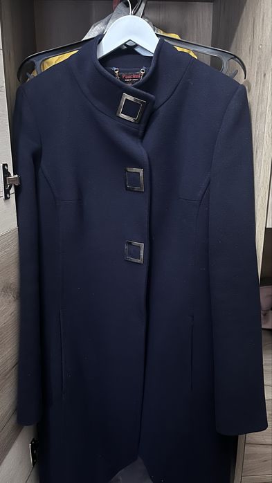 Продам женское пальто