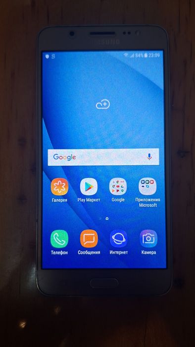 Смартфон Samsung j5