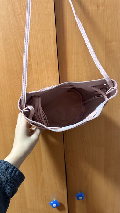 Продам сумку розовую б/у