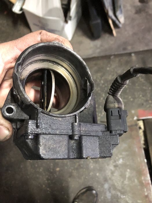 Дросели за Ауди 2.0 тдй