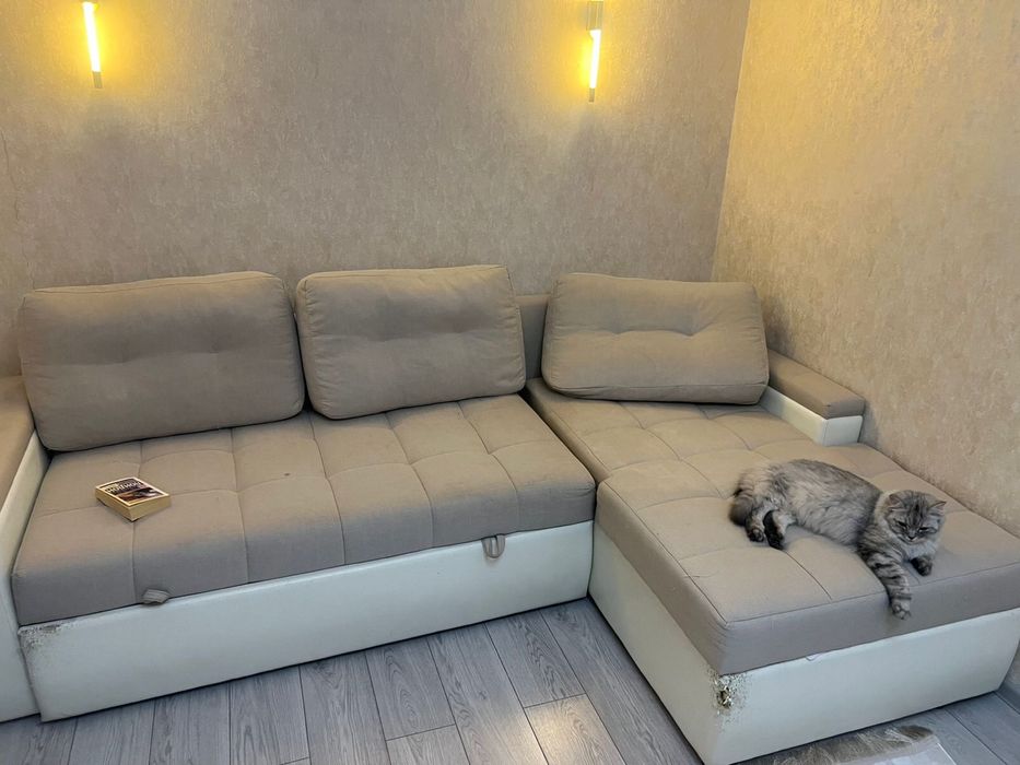 Продам диван в гостиную