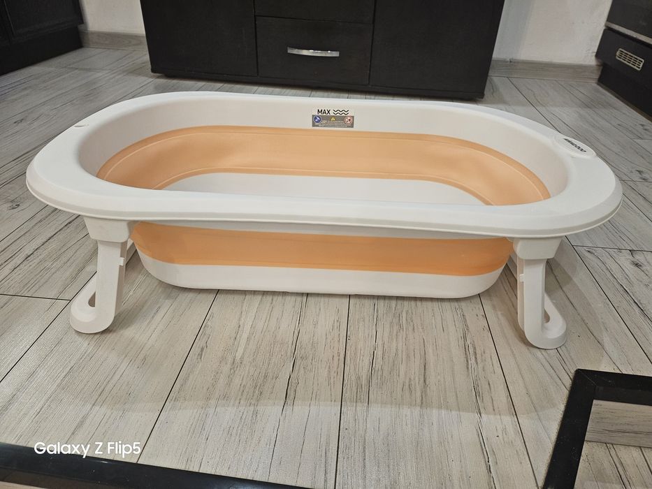 Продавам детска сгъваема кошара Loreli