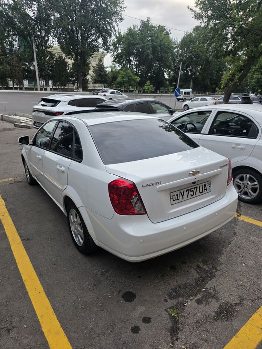 Avtomobil jentra sotiladi