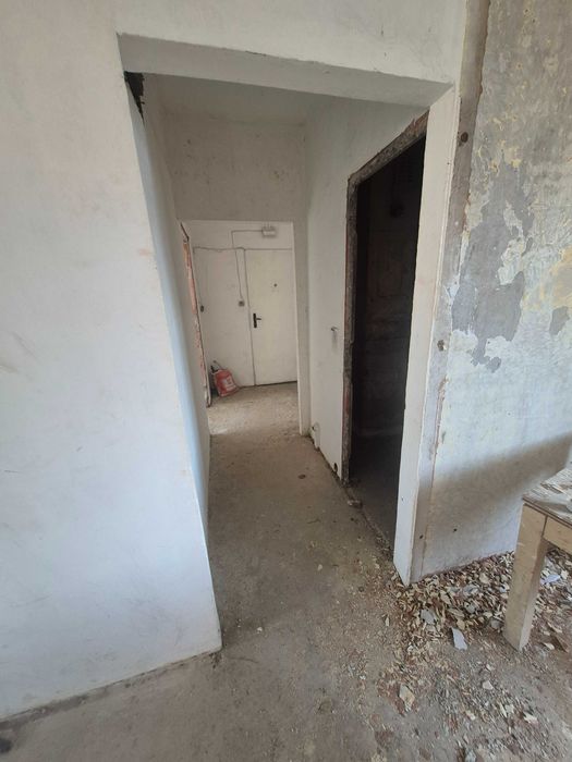 Продава се Тристаен апартамент в Търговище, Център - 80 кв.м за 899 €/кв.м - Снимка #13