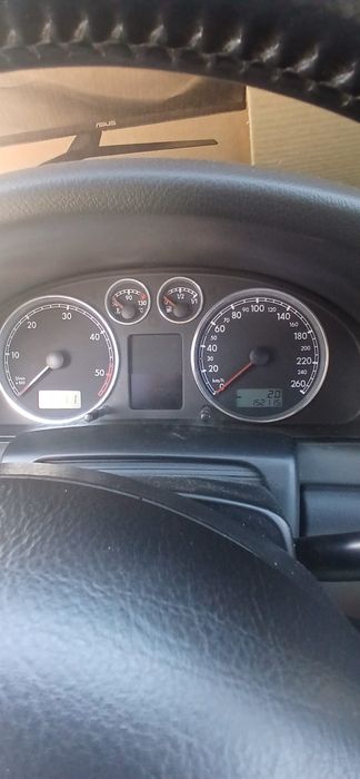 Vând Volkswagen Passat