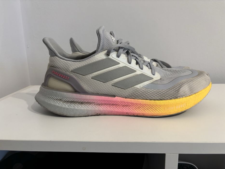 Продам мужские кроссовки Adidas беговае размер 45