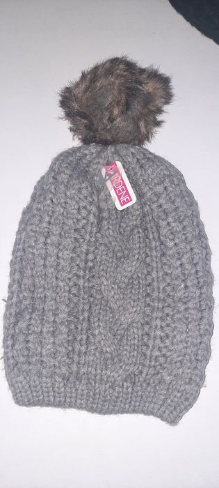 Caciuli dama tricotate