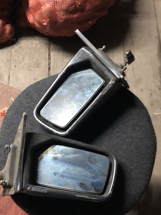 Продам зеркала на W123 мерс