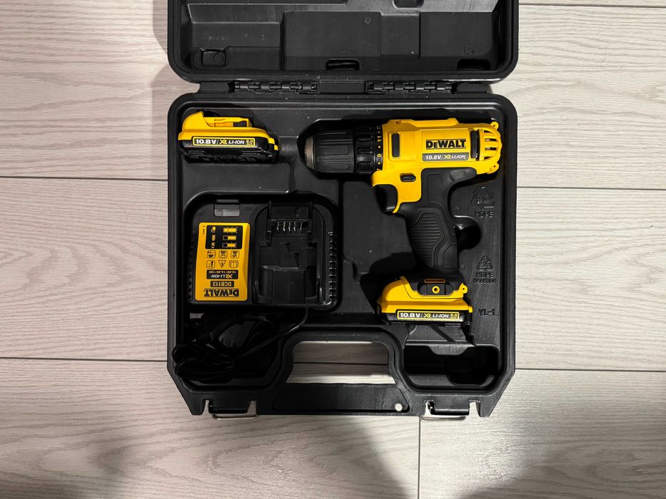 Set masina de gaurit DeWalt DCD710 10.8V