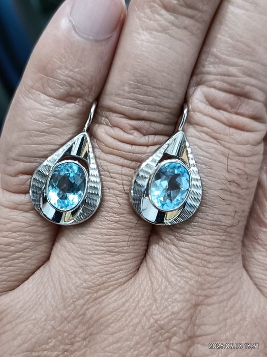 Vind cercei din aur 18kt cu topaz