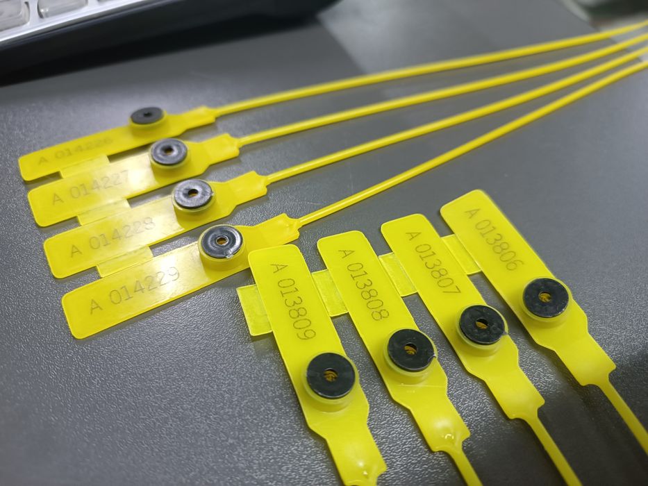 Пломбы пластиковые