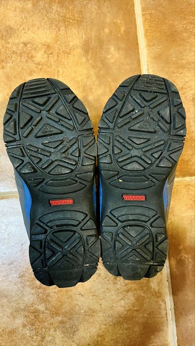 Детски обувки, маратонки с колела, апрески