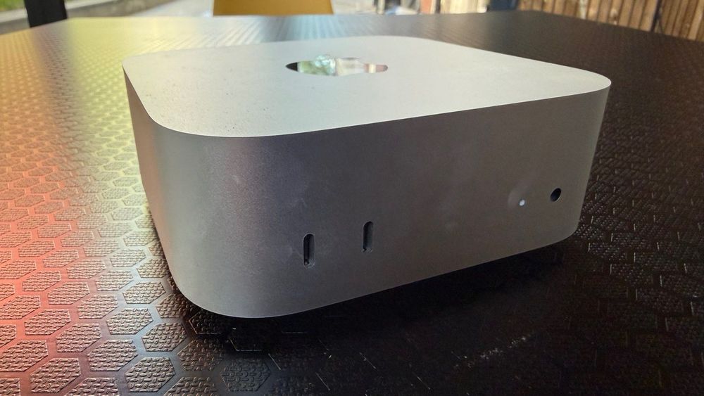 Mac mini (2024) M4 | 16GB/256GB | Отлично състояние