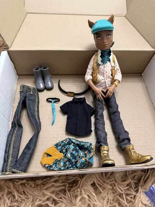 Продаю кукол монстер хай