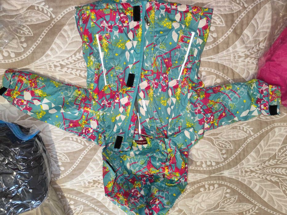 Продам детскую верхнюю одежду