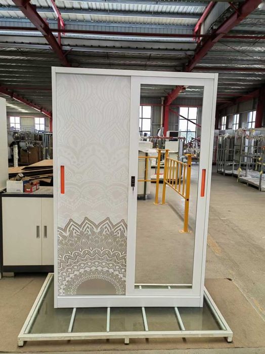 Шкаф для одежды в стильном дизайне/Rangli dizayndagi kiyim shkafi