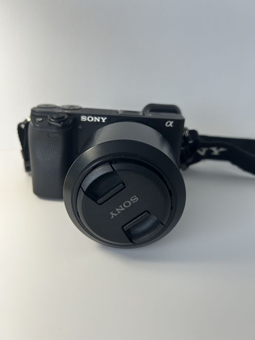 Sony A6400 + Sony 50 mm f1.8 oss
