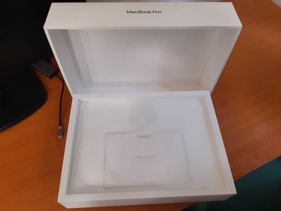 Cutie macbook pro M4 14 inch