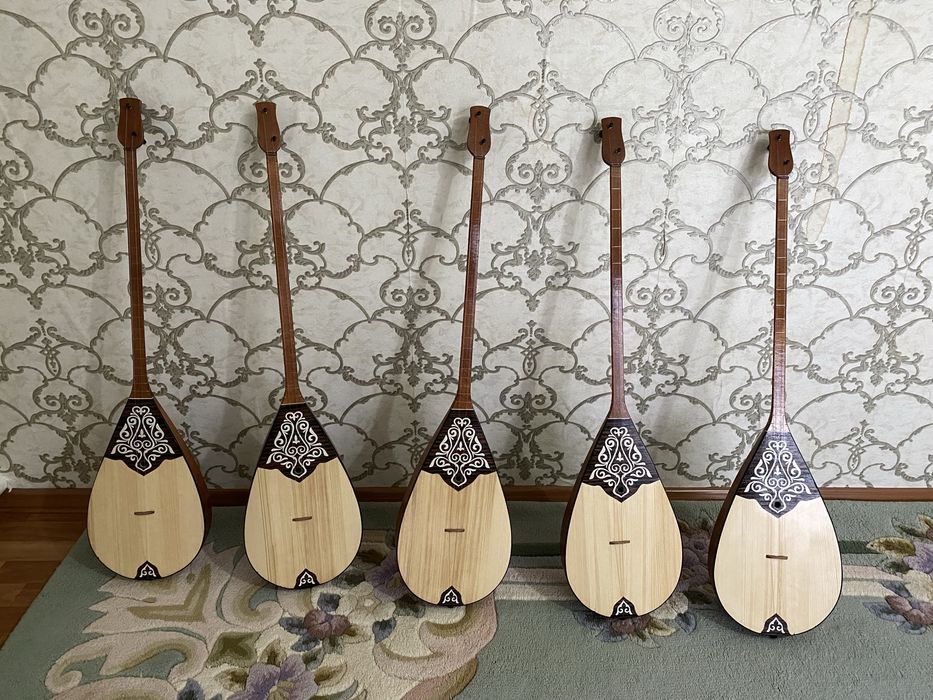 Домбыра сатылады