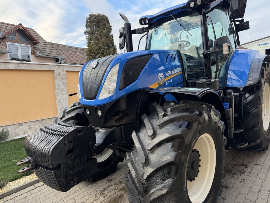 NEW HOLLAND T7 215 S 220 cp