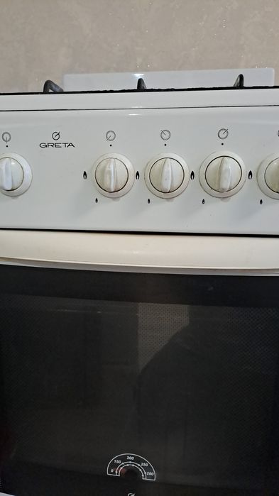 Продам газ плиту