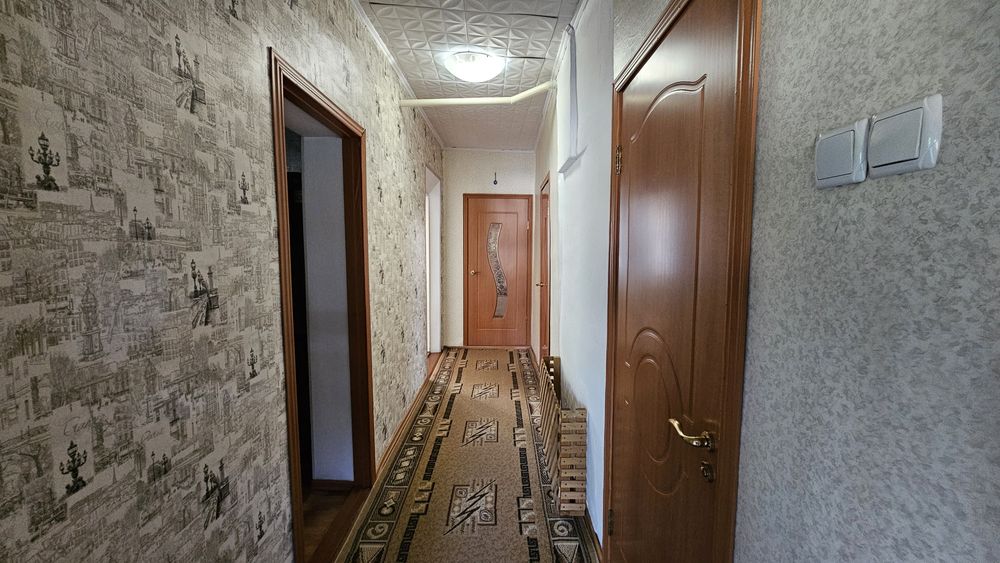 Продаётся полдома мкр.Кемел