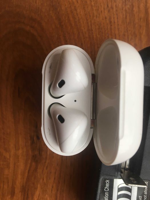 Продажа Apple AirPods