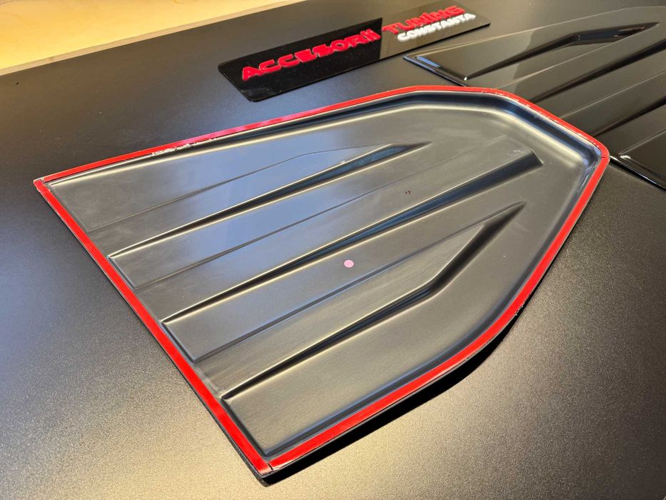 Ornament - Protectie Geam Dacia Jogger Negru Lucios