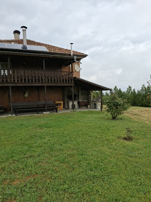 Продавам къща-вила