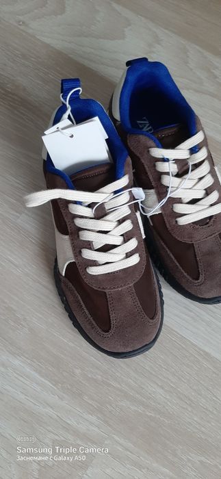 Zara 32  номер 20.3см и 33 номер нови 20.6см