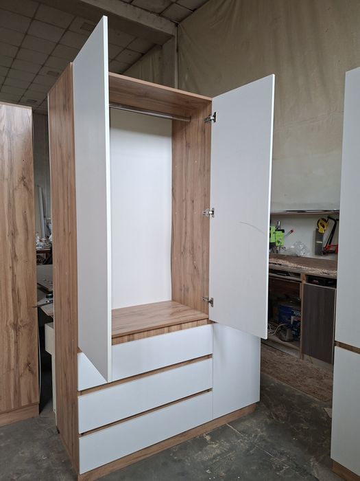 Шкаф 2.17×1.35×50