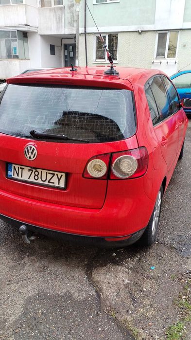 Golf 5plus roșu de vanzare