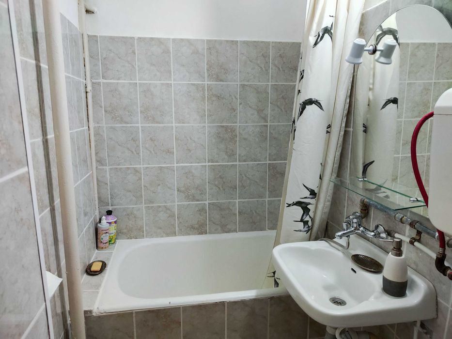 Închiriez garsonieră