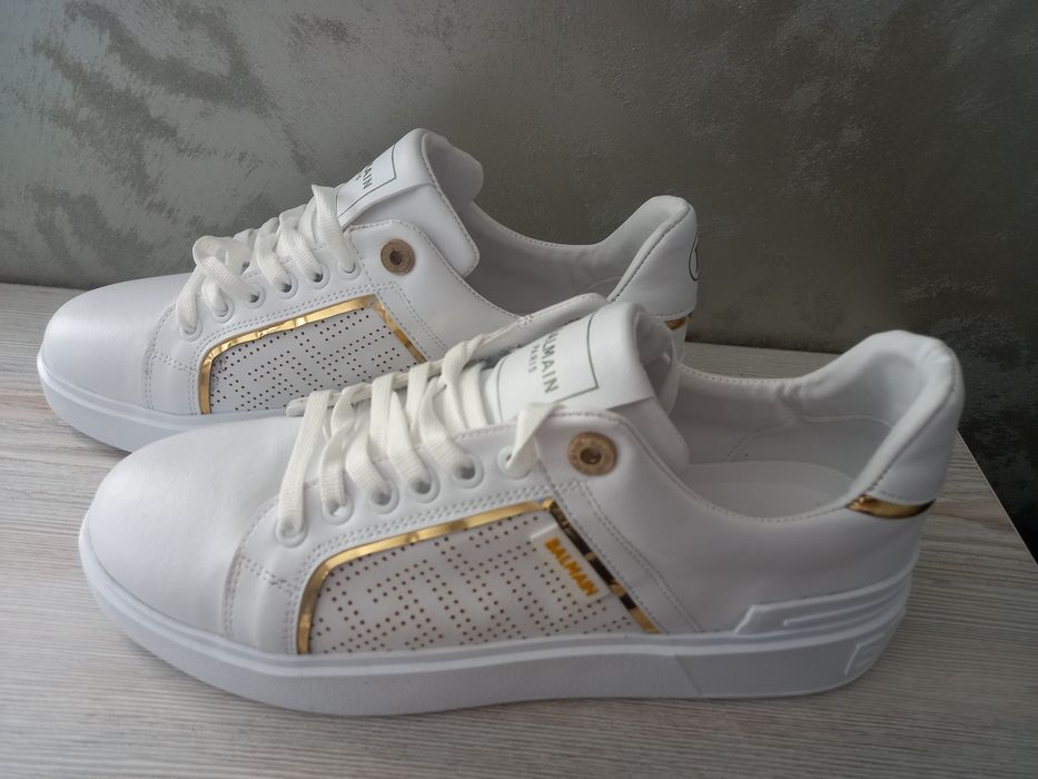 Balmain - мъжки кецове номер 42
66,47 €
130 лв