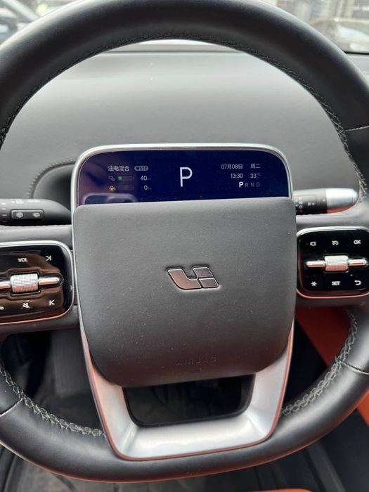 Lixiang L9 Max 49 000 prabegi bor narxi shkalat