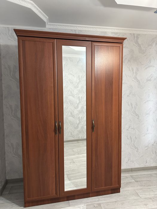 Шкаф,в идеальном состояний.
